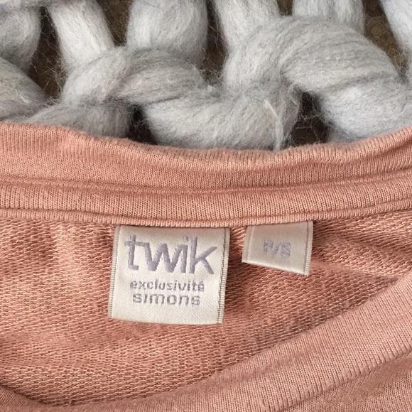 T-Shirt - Picture 3 of 4